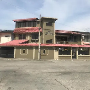 Bed and breakfast Casa Mendieta By The Airport, Guayaquil